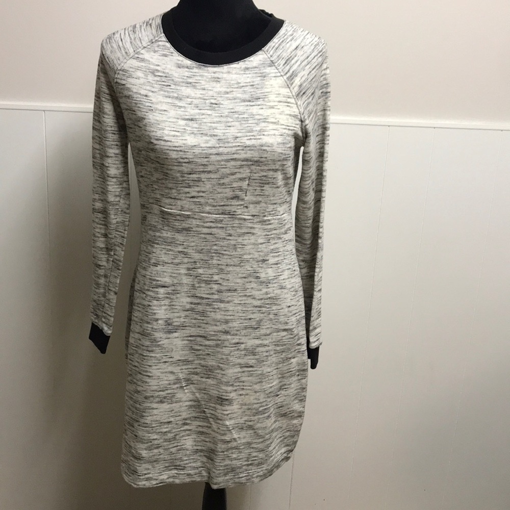 ⚫️⚪️WHITE & BLACK STRIPPED MIDI DRESS⚪️⚫️